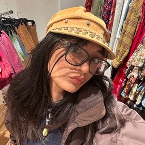 Meet your Posher, Sofia